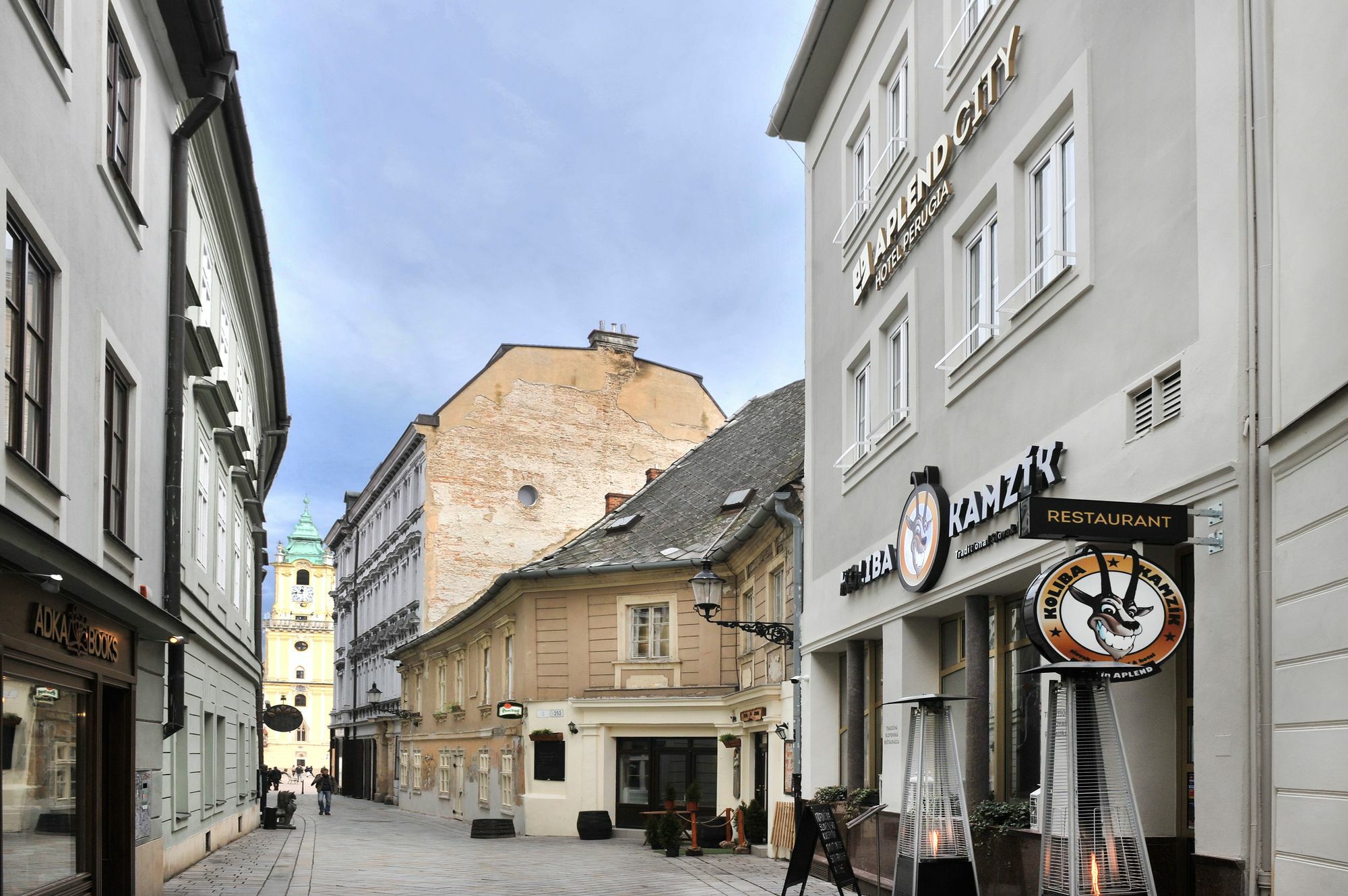 Aplend City Laurinska 11 Братислава Экстерьер фото